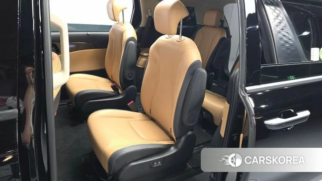 Kia Carnival 4th generation 2023 Черный из Кореи, фото 2