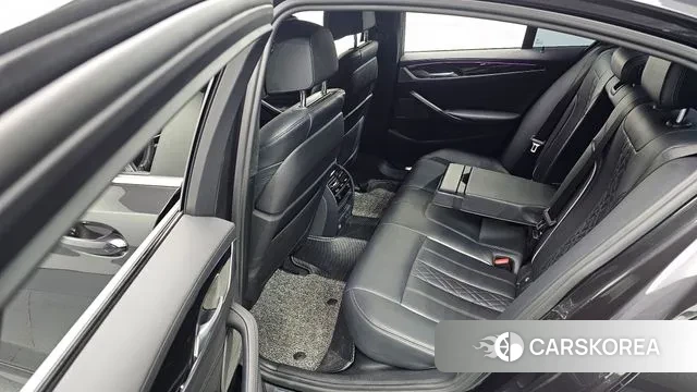 BMW 5 Series (G30) 2020 Серый из Кореи, фото 2