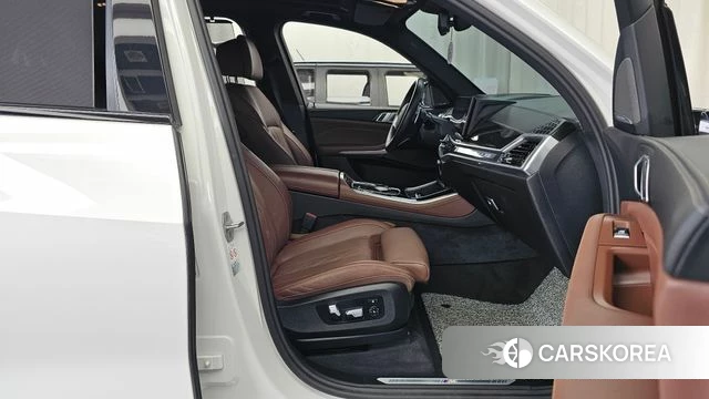 BMW X5 (G05) 2024 Белый из Кореи, фото 2