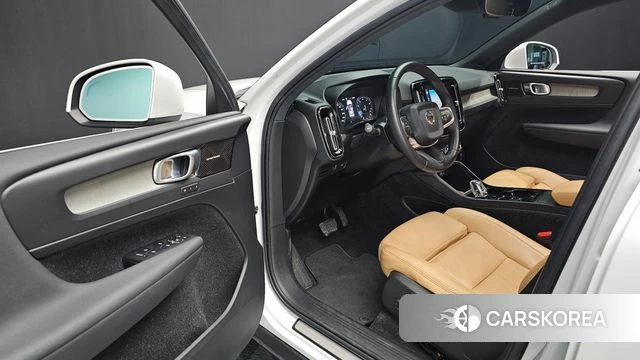 Volvo XC40 2019 Белый из Кореи, фото 2