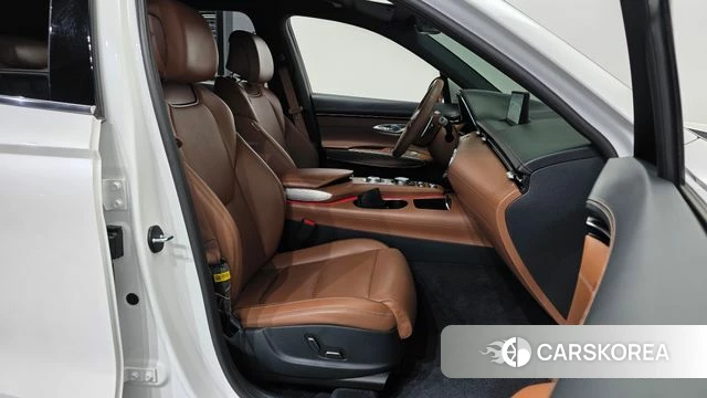 Genesis GV70 2023 Белый из Кореи, фото 2