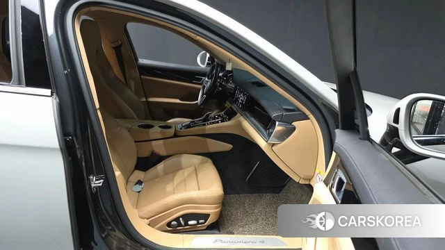 Porsche Panamera (971) 2018 Серебристо-серый из Кореи, фото 2