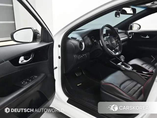 Kia The New K3 2nd generation 2021 Белый из Кореи, фото 2