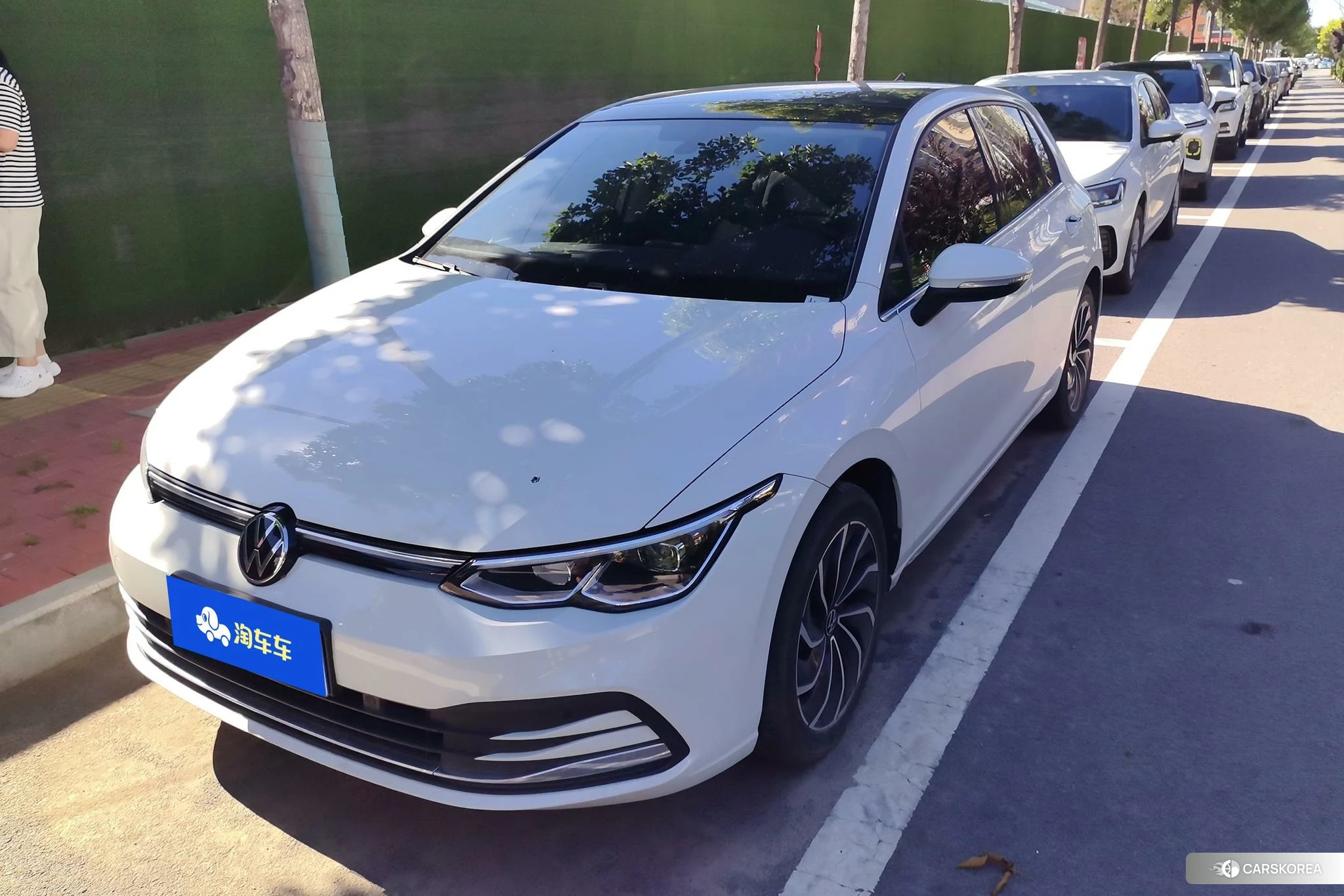 Volkswagen Golf 2024 Белый из Китая, фото 2