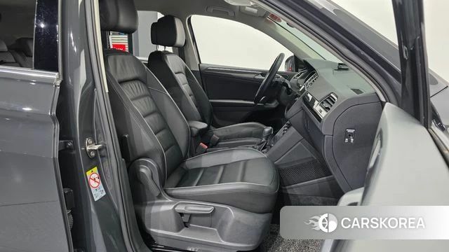 Volkswagen Tiguan second Generation 2018 Серый из Кореи, фото 2