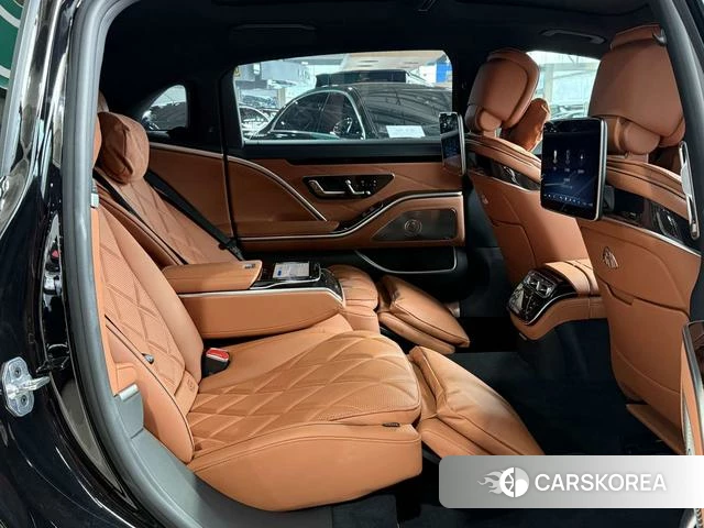 Mercedes-Benz Maybach S-class 2024 Черный из Китая, фото 2