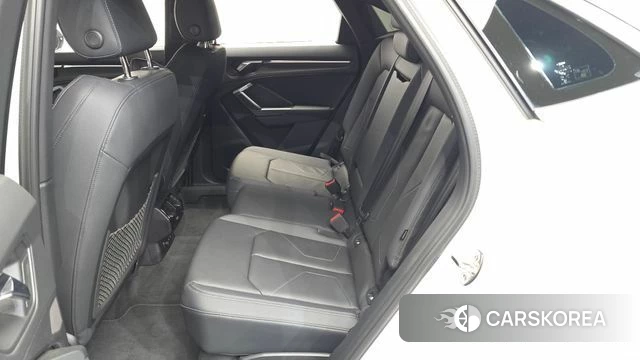 Audi Q3 (F3) 2024 Белый из Кореи, фото 2