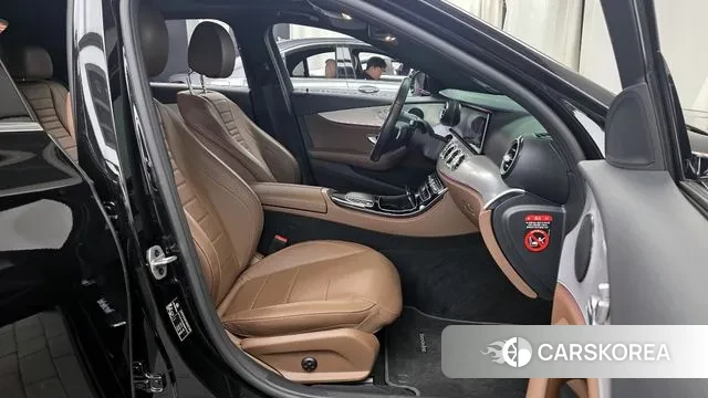 Mercedes-Benz E-Class W213 2020 Черный из Кореи, фото 2