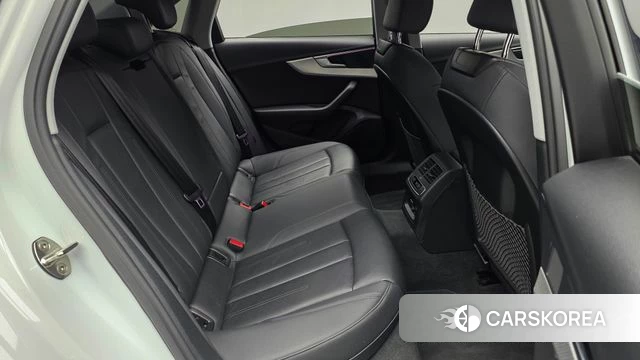 Audi A4 (B9) 2021 Черный из Кореи, фото 2