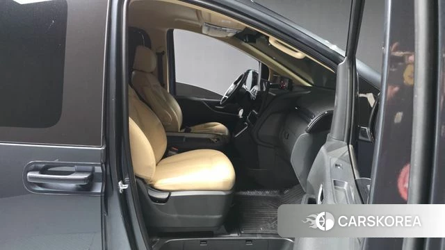 Hyundai Staria 2023 Серый из Кореи, фото 2