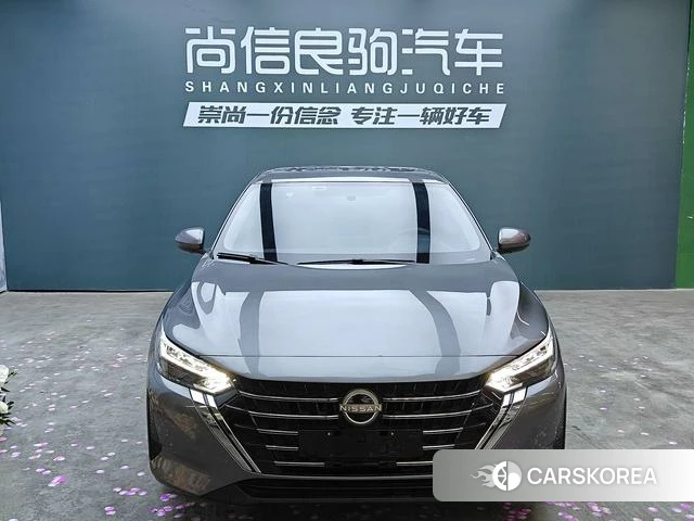 Nissan Xuan Yi 2025 Серебристо-серый из Китая, фото 2