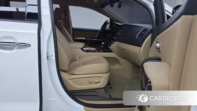 Kia The New Carnival 2019 Белый из Кореи, фото 2