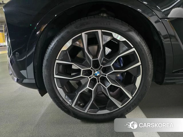 BMW X7 (G07) 2023 Черный из Кореи, фото 2