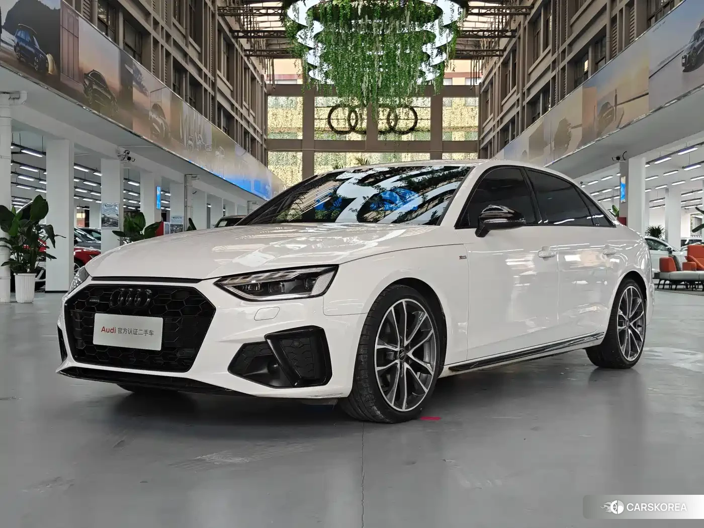 Audi A4L 2023 Белый из Китая, фото 2