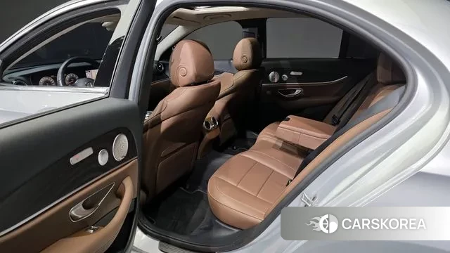 Mercedes-Benz E-Class W213 2020 Серебряный из Кореи, фото 2