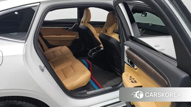 Volvo S90 2024 Белый из Кореи, фото 2