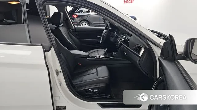 BMW 3 Series GT (F34) 2018 Белый из Кореи, фото 2