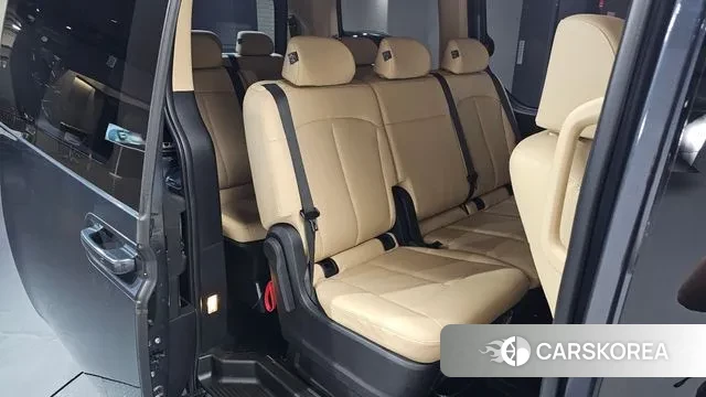 Hyundai Staria 2023 Серый из Кореи, фото 2