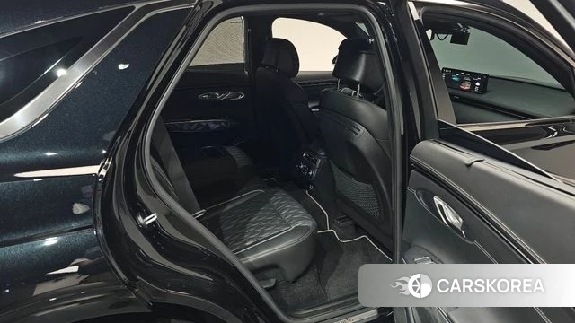 Genesis GV70 2023 Черный из Кореи, фото 2