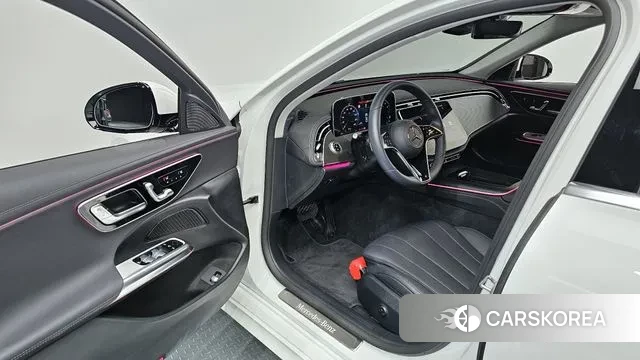 Mercedes-Benz E-Class W214 2024 Белый из Кореи, фото 2