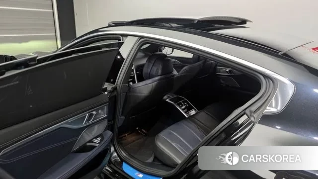 BMW 8 Series (G15) id 3241282 из Кореи 2