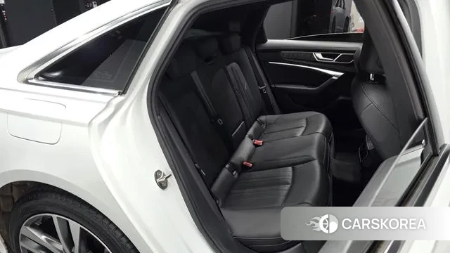 Audi A6 (C8) 2023 Белый из Кореи, фото 2