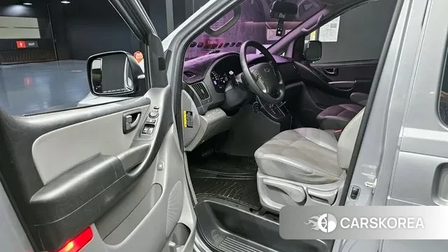 Hyundai The New Grand Starex 2019 Серебристо-серый из Кореи, фото 2