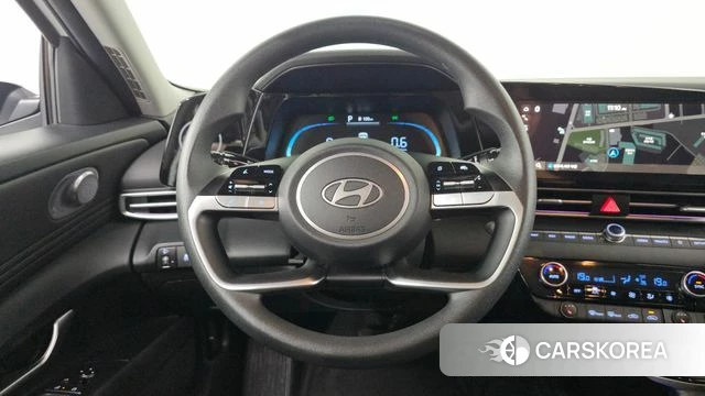 Hyundai The New Avante (CN7) 2023 Белый из Кореи, фото 2