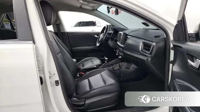 Kia Stonic 2019 Белый из Кореи, фото 2