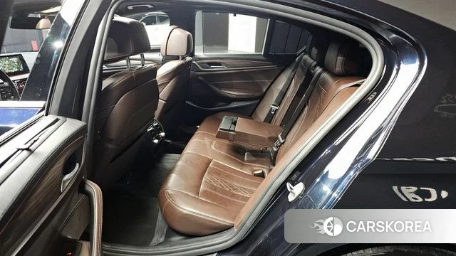 BMW 5 Series (G30) 2018 Черный из Кореи, фото 2