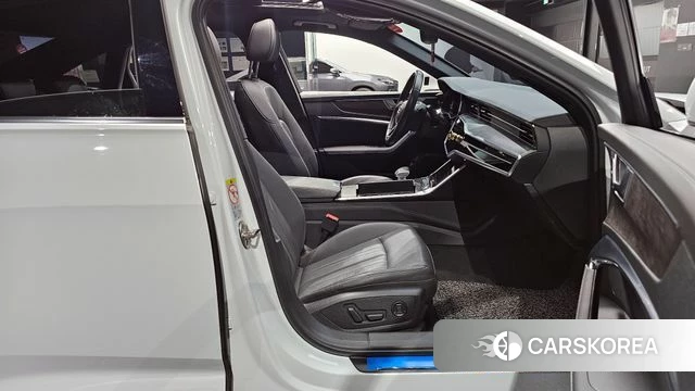 Audi A6 (C8) 2021 Белый из Кореи, фото 2