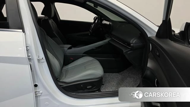 Hyundai The New Avante (CN7) 2024 Белый из Кореи, фото 2