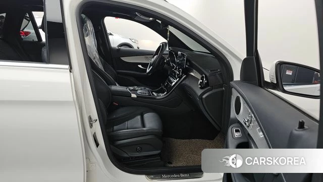 Mercedes-Benz GLC-Class X253 2022 Белый из Кореи, фото 2