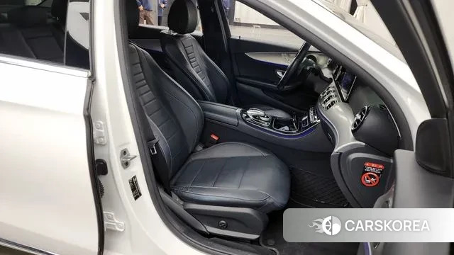 Mercedes-Benz E-Class W213 2019 Белый из Кореи, фото 2