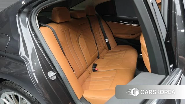 BMW 5 Series (G30) 2020 Серый из Кореи, фото 2