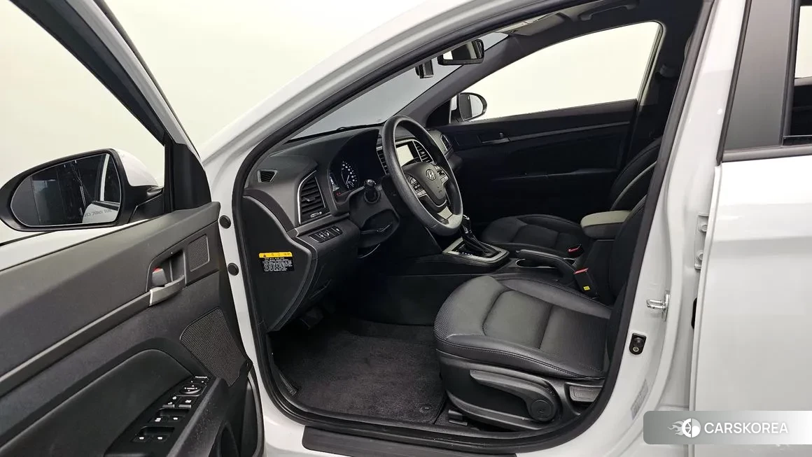 Hyundai Avante AD 2018 Белый из Кореи, фото 2