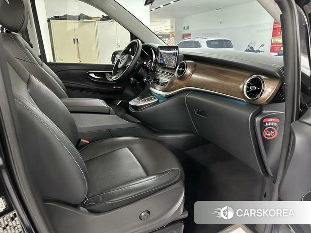 Mercedes-Benz V-class 2022 Черный из Китая, фото 2