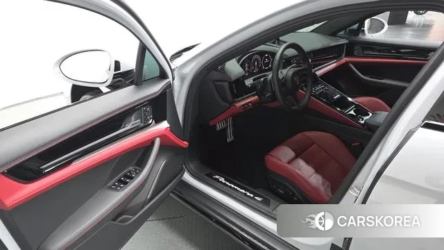 Porsche Panamera (972) 2025 Светло-серебряный цвет из Кореи, фото 2