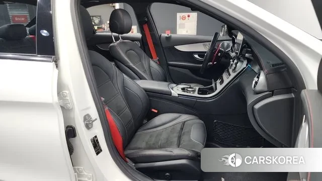 Mercedes-Benz C-Class W205 2018 Белый из Кореи, фото 2