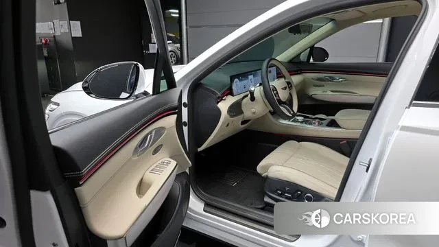 Genesis GV70 2025 Белый из Кореи, фото 2