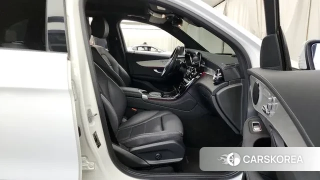 Mercedes-Benz GLC-Class X253 2021 Белый из Кореи, фото 2