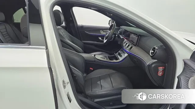 Mercedes-Benz E-Class W213 2021 Белый из Кореи, фото 2