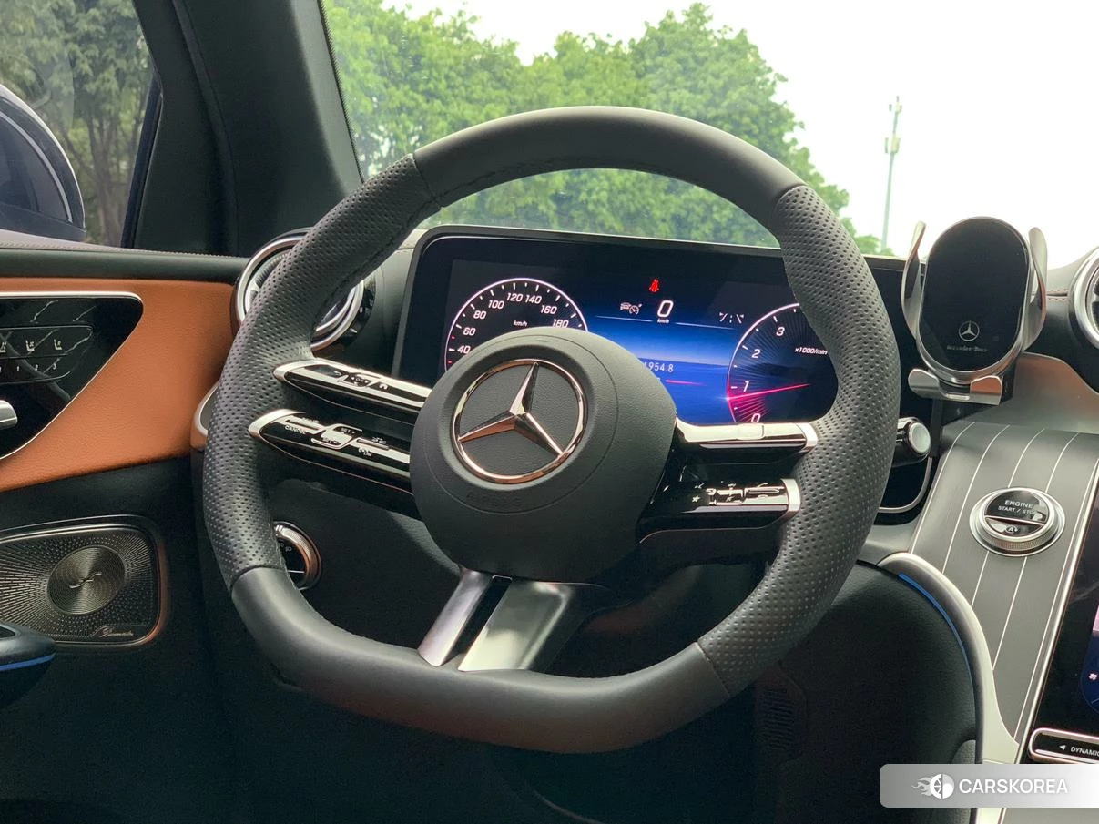 Mercedes-Benz GLC 2024 Черный из Китая, фото 2