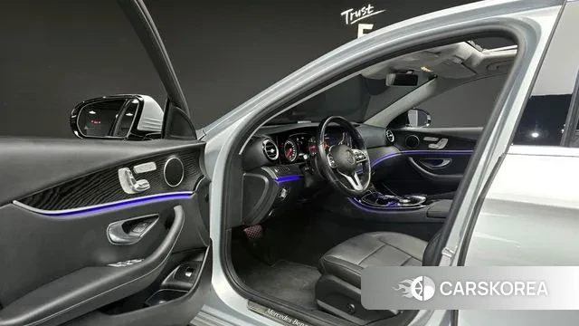 Mercedes-Benz E-Class W213 2020 Серебряный из Кореи, фото 2