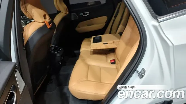 Volvo XC60 second Generation 2020 Белый из Кореи, фото 2