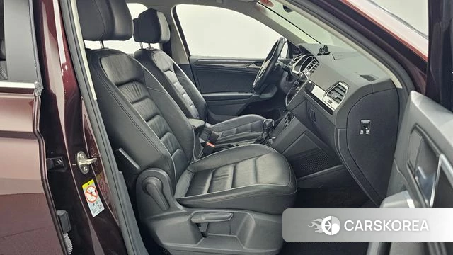 Volkswagen Tiguan second Generation 2018 Коричневый из Кореи, фото 2