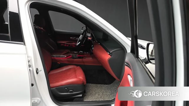 Genesis GV70 2024 Белый из Кореи, фото 2