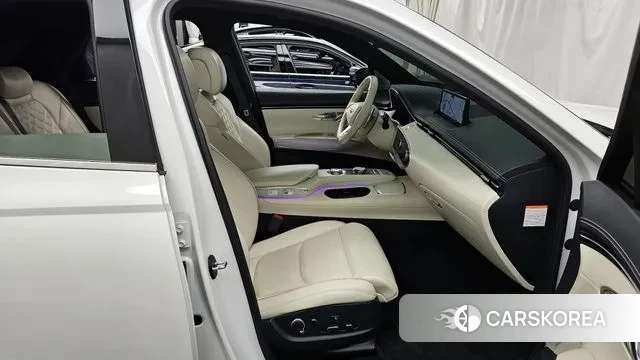 Genesis Electrified GV70 2022 Белый из Кореи, фото 2