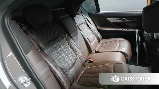 BMW 7 Series (G11) 2020 Серебристо-серый из Кореи, фото 2