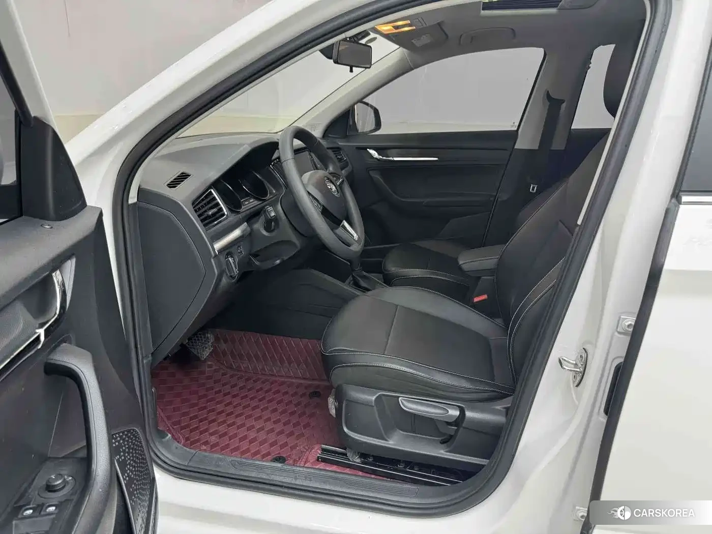 Skoda Komick 2022 Белый из Китая, фото 2